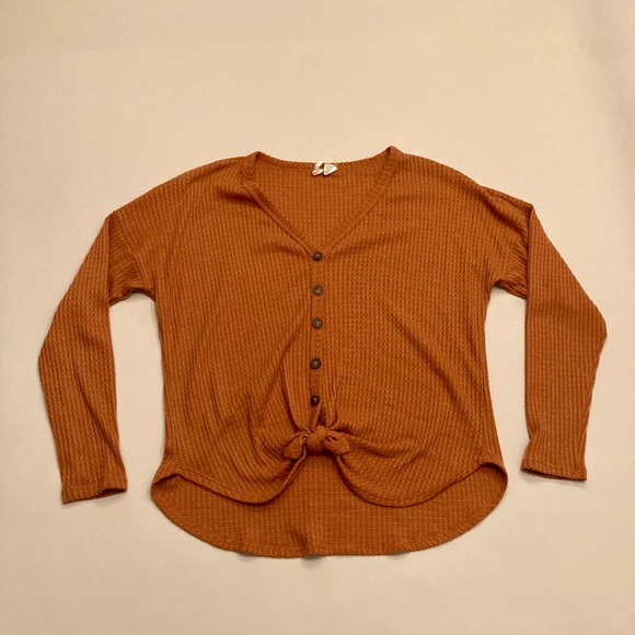 Brand is Sky and Sparrow, made of polyester - Picture 1 of 5